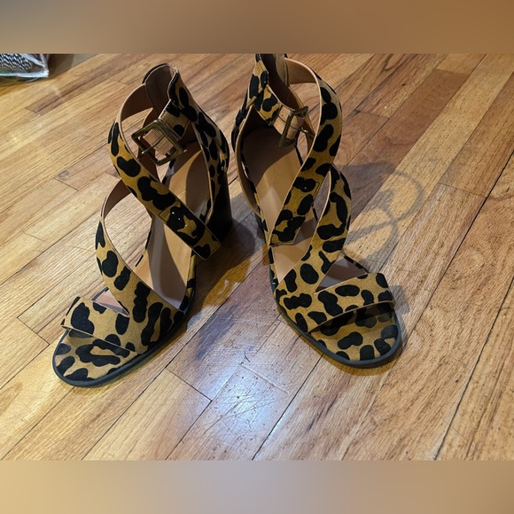 Qupid brand cheetah print strappy block heels. - Picture 9 of 12